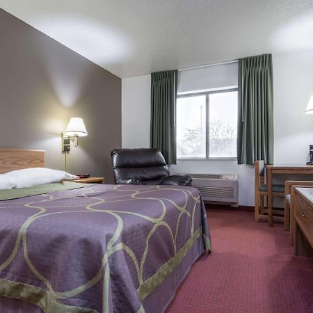Super 8 By Wyndham Fond Du Lac Esterno foto