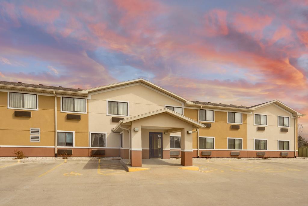 Super 8 By Wyndham Fond Du Lac Esterno foto
